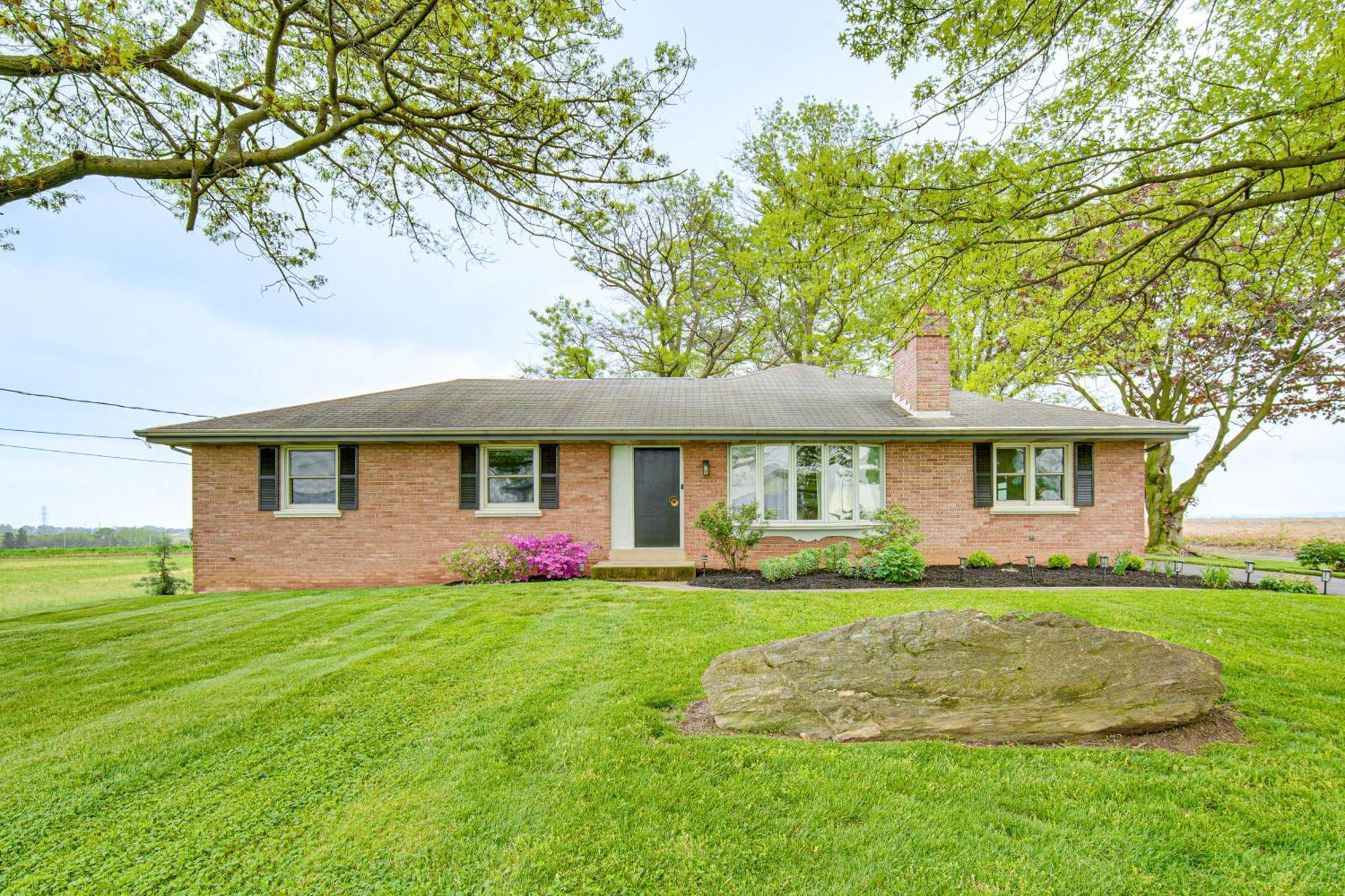 Villa Sunny Lancaster Gem, 4 Mi To Dutch Wonderland Extérieur photo